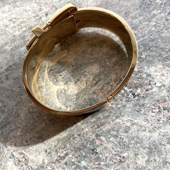 Michael Kors ADJUSTABLE SIZE Wide Buckle Bangle Gold SS, enamel - Picture 8 of 15